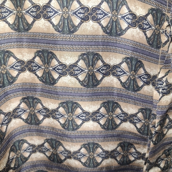 A Colore Italia 100% Silk mens short sleeve button-down shirt in an XL. EUC - Picture 2 of 6